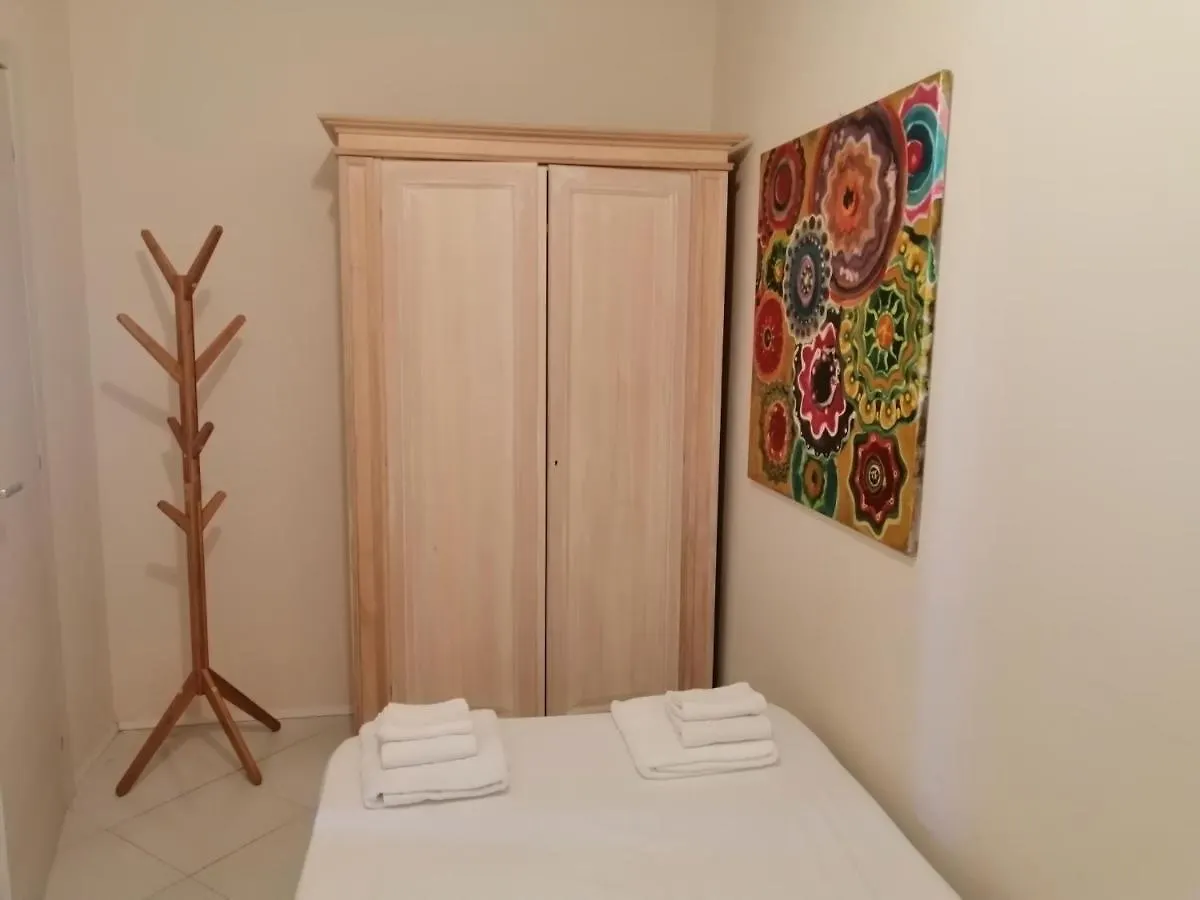 La Finestra Sulla Torre Apartman Stintino 0*,